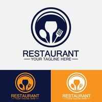 logo del ristorante con icona di cucchiaio e forchetta, concetto di bevanda di cibo di design di menu per ristorante caffetteria vettore