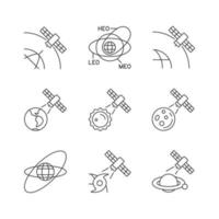 set di icone lineari delle funzioni dei satelliti. connessione di rete globale di telecomunicazioni, segnale. simboli di contorno linea sottile personalizzabili. illustrazioni di contorno vettoriale isolato. tratto modificabile