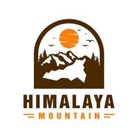 design del logo vettoriale della montagna himalayana