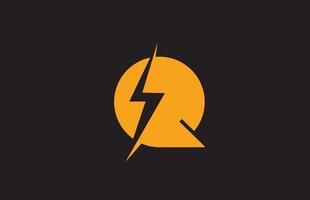 q icona del logo della lettera dell'alfabeto giallo nero. progettazione di fulmini elettrici per il settore energetico o energetico vettore
