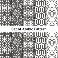 set di 5 motivi arabi di sfondo. ornamento geometrico musulmano. tavolozza dei colori grigio su bianco. illustrazione vettoriale di texture islamica. carta da parati araba tradizionale