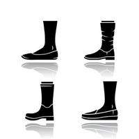 scarpe da donna per tutti i giorni ombra nera glifo set di icone. calzature femminili eleganti, formali e casual. eleganti stivali invernali e autunnali. tacchi piatti alla moda. illustrazioni vettoriali isolate