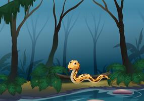 Un serpente spaventoso nella foresta vicino allo stagno vettore