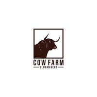 vettore del modello di logo dell'azienda agricola del bestiame nella priorità bassa bianca