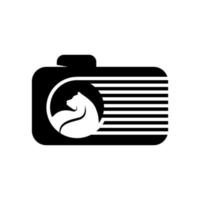obiettivo della fotocamera dell'otturatore della fauna selvatica fotografia logo design icona modello vettoriale