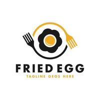 uovo fritto cibo illustrazione vettoriale logo design