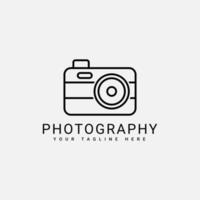 design del logo della fotocamera semplice e pulito con colore nero, questo logo è adatto per un fotografo vettore