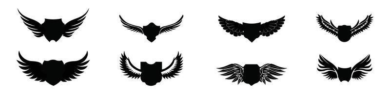 set di scudi bianchi con ali, set di scudi alati araldici in diverse forme con uccello vettore