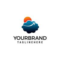 Flying Plane con Cloud and Sun logo design concetto modello vec vettore