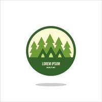 etichetta vintage avventura all'aria aperta, badge, logo o emblema. con silhouette di montagne e foreste. illustrazione vettoriale. vettore