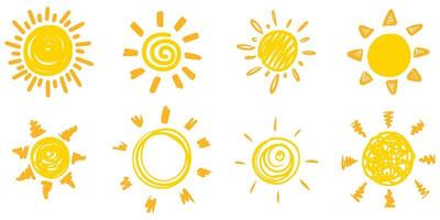 set di doodle sole. elementi di design. illustrazione vettoriale. vettore