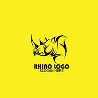 modello di logo di rinoceronte. icona della siluetta del rinoceronte africano in via di estinzione. simbolo di animale cornuto vettore