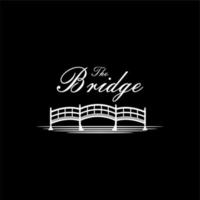 logo del ponte di legno, ispirazione per il design vettoriale della decorazione del ponte del giardino