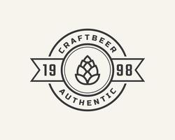distintivo dell'etichetta retrò vintage classico per l'ispirazione per il design del logo del birrificio della birra artigianale del luppolo vettore