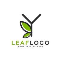 lettera iniziale creativa y logo. stile lineare di forma nera legato al simbolo della foglia verde. utilizzabile per loghi aziendali, sanitari, naturali e agricoli. elemento del modello di idee per il design del logo vettoriale piatto. eps10