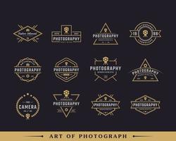 set di badge etichetta retrò vintage classico per logo fotografico con ispirazione per il design del simbolo della fotocamera vettore