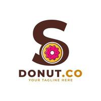 design del logo della ciambella dolce della lettera iniziale s. logo per bar, ristoranti, caffetterie, catering. vettore