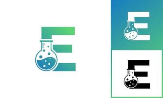lettera e con logo astratto del laboratorio. utilizzabile per loghi aziendali, scientifici, sanitari, medici, di laboratorio, chimici e naturali. vettore