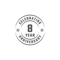 Distintivo dell'emblema della celebrazione dell'anniversario di 8 anni con colore grigio per eventi celebrativi, matrimoni, biglietti di auguri e inviti isolati su sfondo bianco vettore