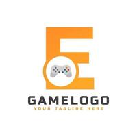 lettera iniziale e con icona della console di gioco e pixel per il concetto di logo di gioco. utilizzabile per loghi di applicazioni aziendali, tecnologiche e di avvio di giochi. vettore