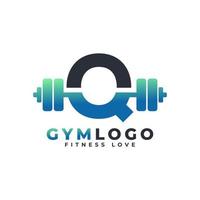 logo della lettera q con bilanciere. logo palestra fitness. design del logo vettoriale di sollevamento per palestra e fitness. modello di logo della lettera dell'alfabeto