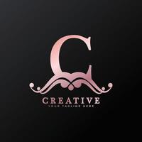 lettera c iniziale del logo di lusso per ristorante, royalty, boutique, bar, hotel, araldico, gioielli, moda e altre illustrazioni vettoriali