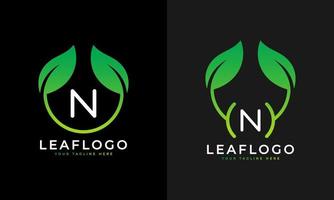 natura verde foglia lettera n logo design. logo monogramma. icona di alfabeto di foglie verdi. utilizzabile per loghi aziendali, scientifici, sanitari, medici e della natura. elemento del modello di progettazione del logo vettoriale piatto. eps10