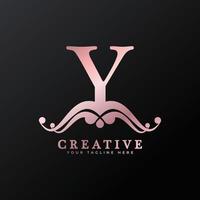 lettera y iniziale del logo di lusso per ristorante, royalty, boutique, bar, hotel, araldico, gioielli, moda e altre illustrazioni vettoriali