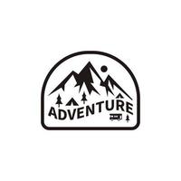 logo dell'illustrazione dell'avventura all'aperto del campeggio, montagna, emblema, auto vettore