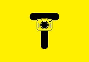 giallo nero della lettera t iniziale con fotocamera vettore