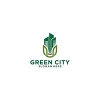logo della città verde con simboli di foglie ed edifici che riflettono la natura vettore
