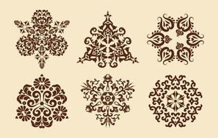 set di sei modelli di mandala. modello mehndi. trama decorativa. colore marrone, beige. per la progettazione di pareti, menu, partecipazioni di nozze o etichette, per il taglio laser, intarsi. vettore