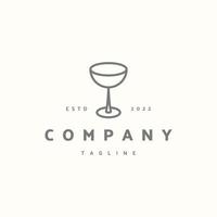 simbolo del segno dell'icona del cocktail premium. logo vintage hipster vettore