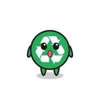 l'espressione stupita del cartone animato del riciclaggio vettore