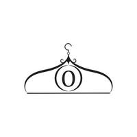 logo vettoriale di moda. logo appendiabiti. lettera o logo. emblema del sarto. icona del guardaroba - disegno vettoriale