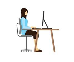 illustrazione in stile isometrico di una donna seduta comodamente su una sedia e che lavora con un computer