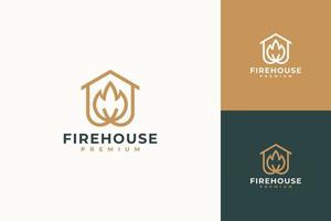 casa combinata con il fuoco, il design del logo vettore