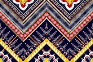 disegno geometrico astratto del modello etnico. Tappeto in tessuto azteco mandala ornamento boho nativo chevron decorazione tessile carta da parati. sfondo vettoriale ricamo tradizionale etnico tribale