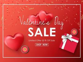 banner di vendita di buon San Valentino con cuori rossi, regali, candele, coriandoli dorati e nastro su sfondo rosso