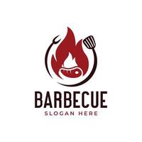 ristorante barbecue - icona logo di barbecue, grill e bar con fuoco, forchetta e spatola per grill. modello di logo barbecue. illustrazione vettoriale