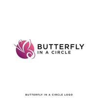 design del logo dello spazio negativo della farfalla vettore