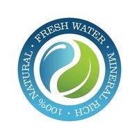 logotipo dell'emblema dell'acqua yin-yang. design creativo per il logo della goccia d'acqua. icona naturale per l'etichetta dell'acqua. modello di logo per acqua minerale fresca.