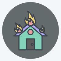 icona casa in fiamme. adatto per il simbolo dei disastri. stile compagno di colore. design semplice modificabile. vettore del modello di progettazione. semplice illustrazione del simbolo