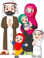 una famiglia musulmana con tre figli porge il saluto di perdono di ied mubarak