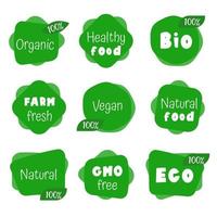 modello di adesivi alimentari eco, bio, vegani, logo con foglie per prodotti biologici ed ecologici. adesivi ecologici per l'etichettatura di confezioni, alimenti, cosmetici. stile disegnato a mano per prodotti bio, ecologici e privi di OGM.