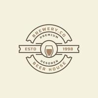 illustrazione vettoriale di elementi di design dell'etichetta della birra distintivo retrò vintage
