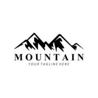 design del logo di montagna, luogo vettoriale per escursionisti amanti della natura