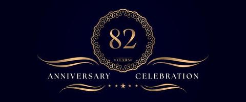 Celebrazione dell'anniversario di 82 anni con elegante cornice circolare isolata su sfondo blu scuro. disegno vettoriale per biglietto di auguri, festa di compleanno, matrimonio, festa evento, cerimonia. Logo dell'anniversario di 82 anni.