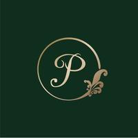 lettera p logo decorativo alfabeto isolato su sfondo verde. modello di progettazione del logo abjad iniziale con anello in oro di lusso. concetto di logo floreale arricciatura elegante. eps 10 file di progetto vettore