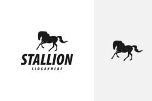 vettore di progettazione del logo della siluetta del cavallo dello stallone in esecuzione